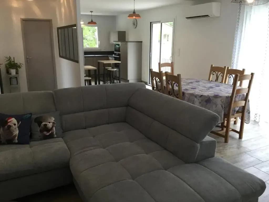 Jolie Maison Familiale Climatisée Avec Piscine Chauffée, Vue Sur Le Luberon, Située Aux Taillades, 6 Personnes Ls2-317 Bur...