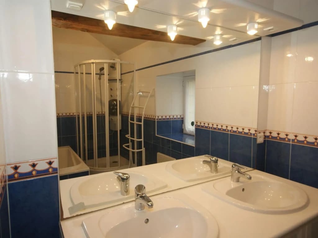 Spacious Holiday Home in Besse With Swimming Pool - Miniature 7