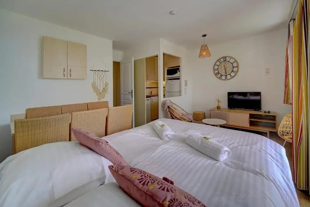 IMMOGROOM - 3 Rooms renovated - Pool - Terrace - Garden - Parking - Photo 4