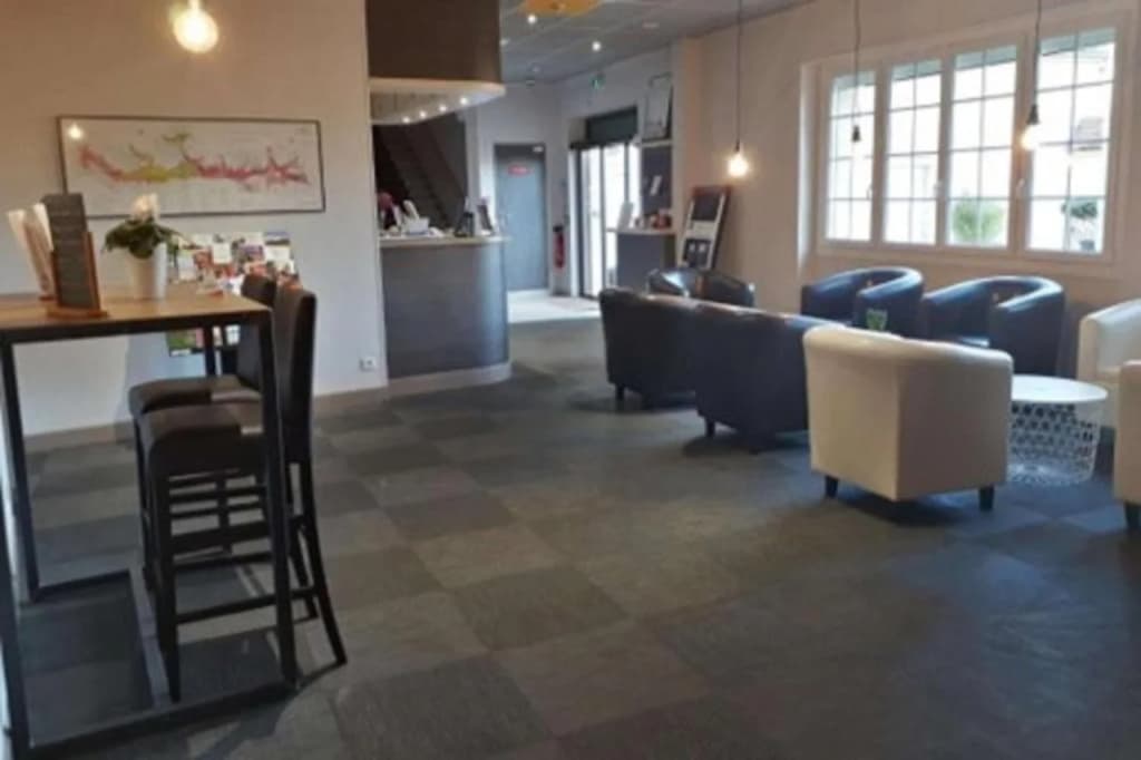 La Bonbonniere, Sure Hotel Collection by Best Western - Photo 2