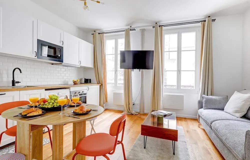 Elegant 1BR by Eiffel - Sleeps 4 - Miniature 7