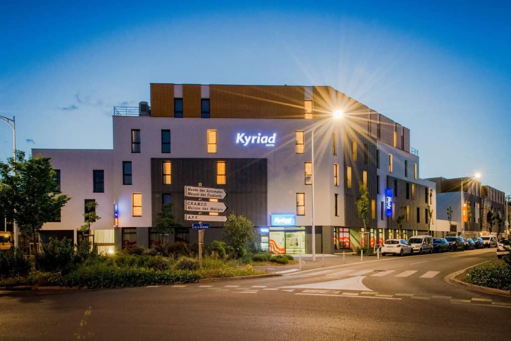 ibis Styles La Rochelle Centre les Minimes - Photo 1