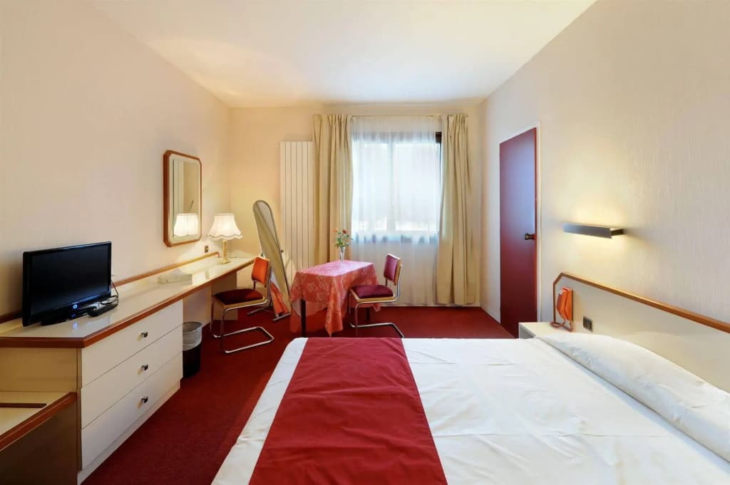 Hotel Le Bourgogne - Miniature 6