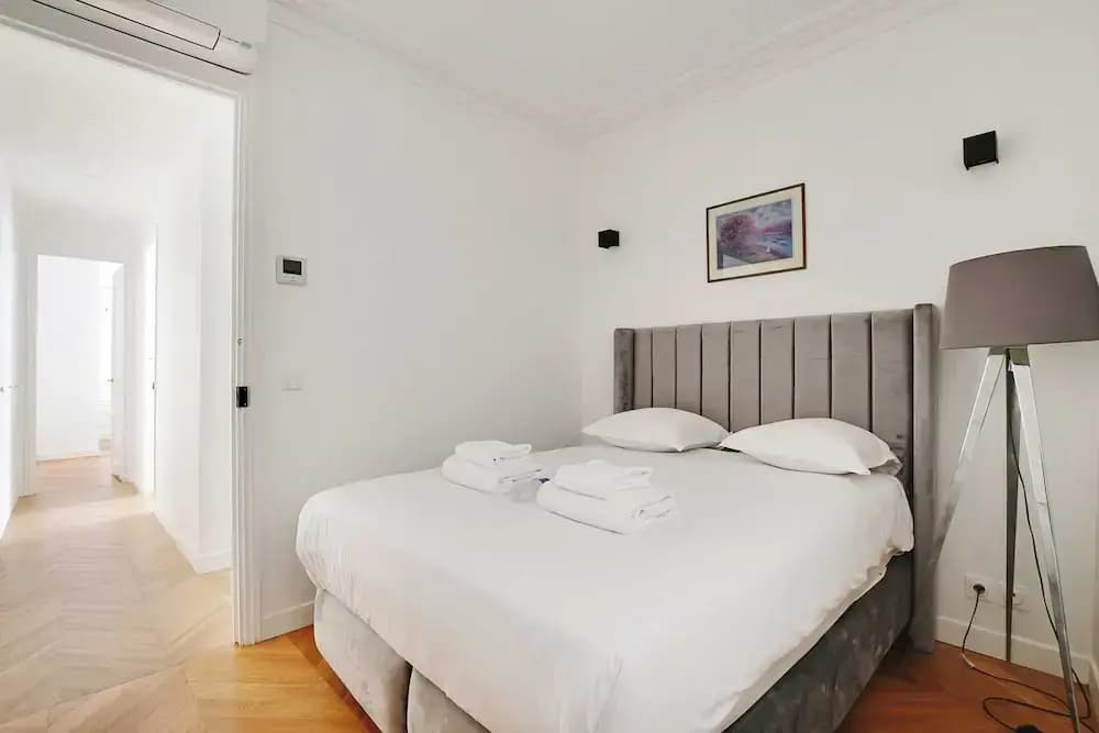 Superb Apartment - 3bd/8p - Arc de Triomphe - Photo 4