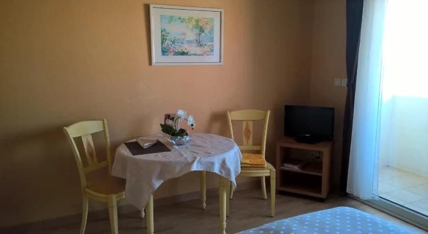 Résidence Services Seniors DOMITYS - Le Clos Du Cèdre - Photo 4