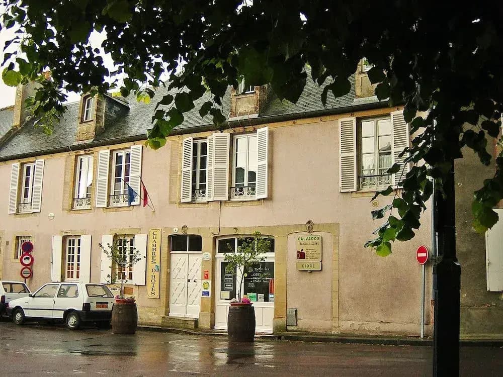 Logis Les Remparts - Photo 1