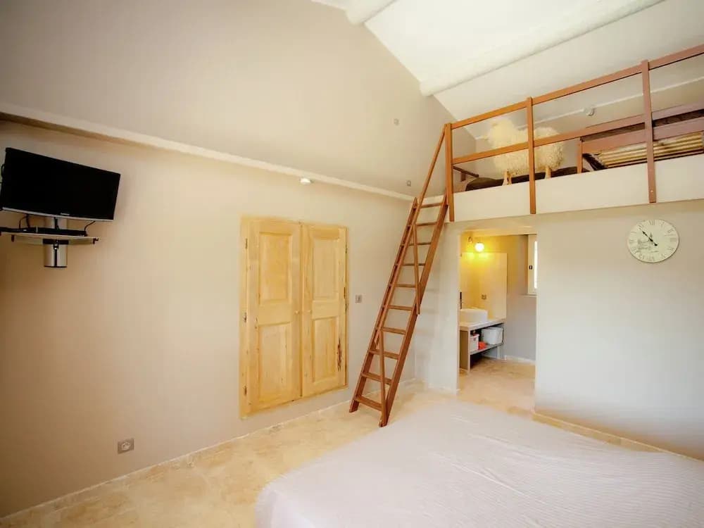 Luxury Villa in Provence With a Private Pool - Miniature 6