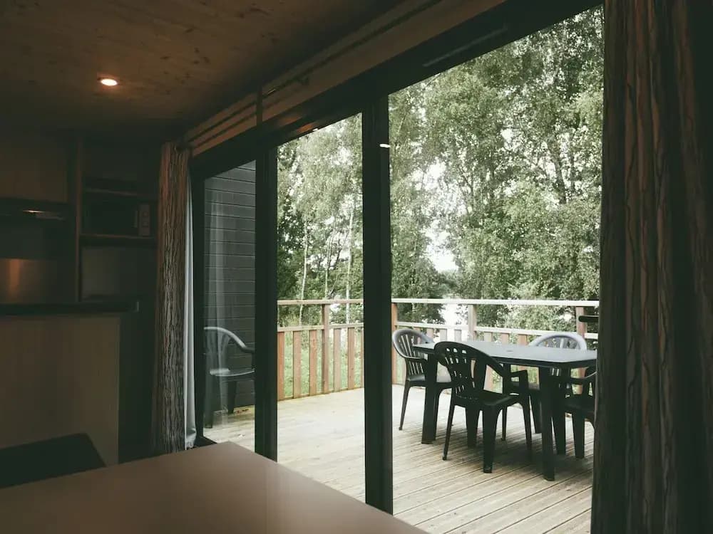 Modernly Furnished Cottage With Beautiful Terrace by a Lake - Miniature 7