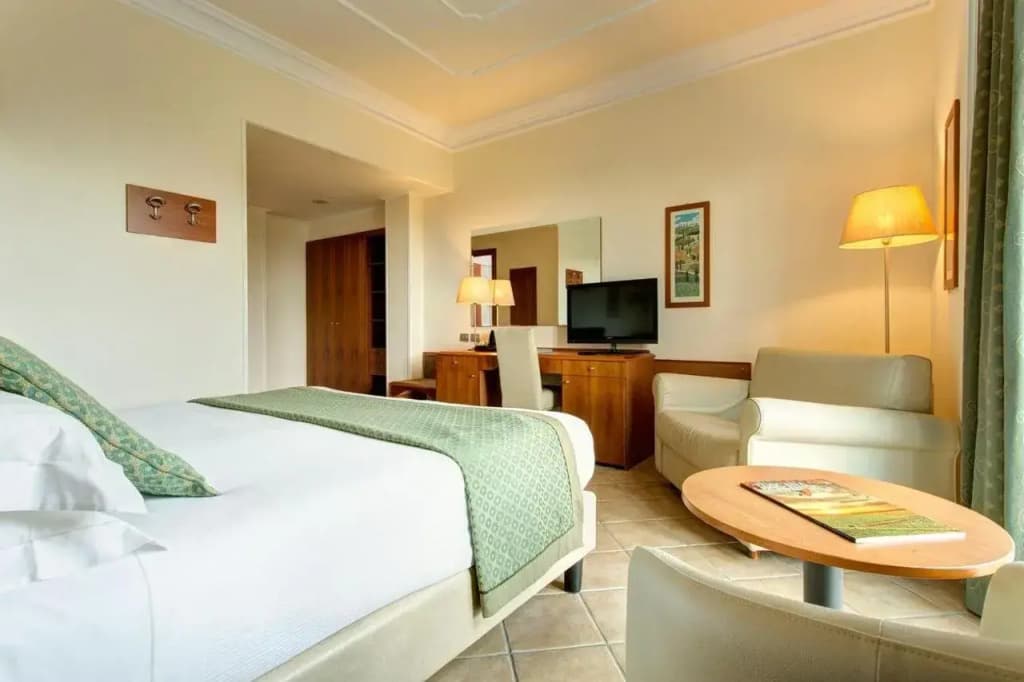 Hotel Athena - Photo 2