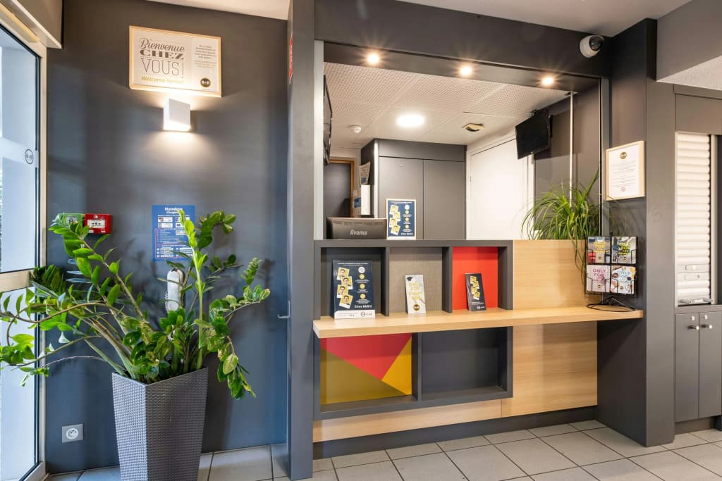 B&B HOTEL Lille Seclin Unexpo - Photo 2