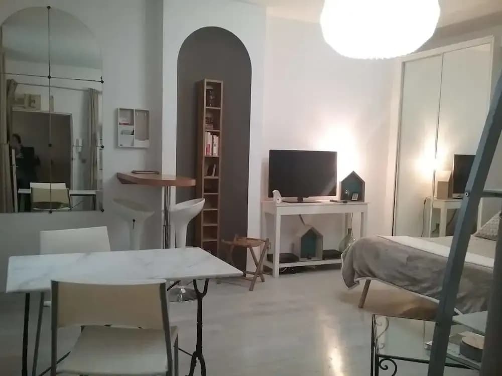 La Cour Victoria - Miniature 7