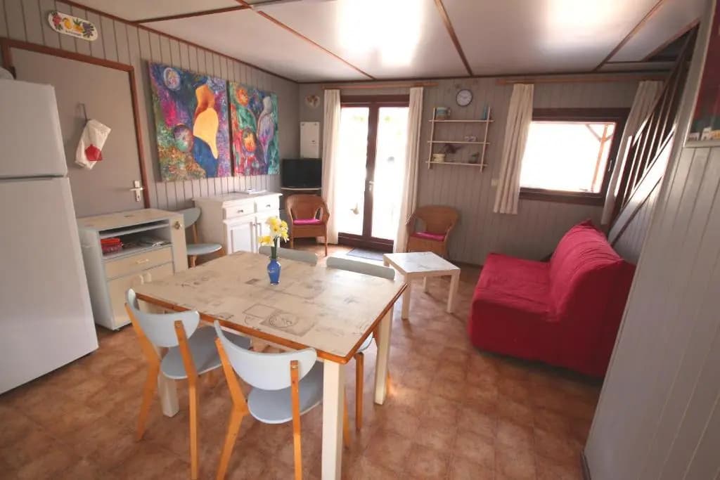Domaine de vacances à 600m de la plage villa 2 chambres climatisées 4 couchages WIFI terrasse parking animations et piscin...