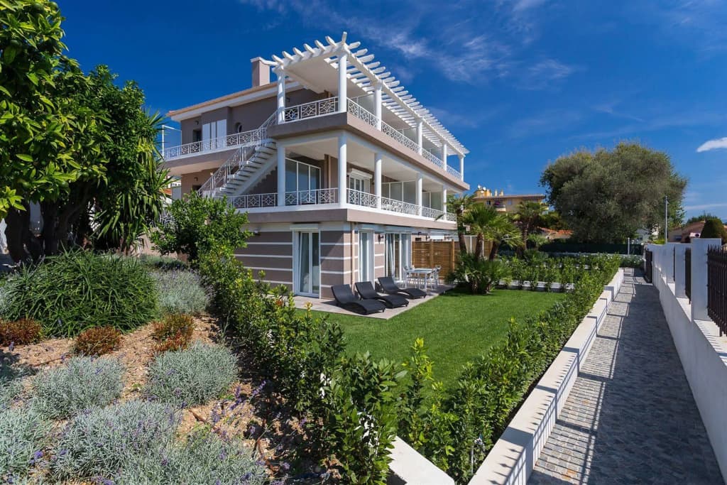 Villa Velvet - Photo 1