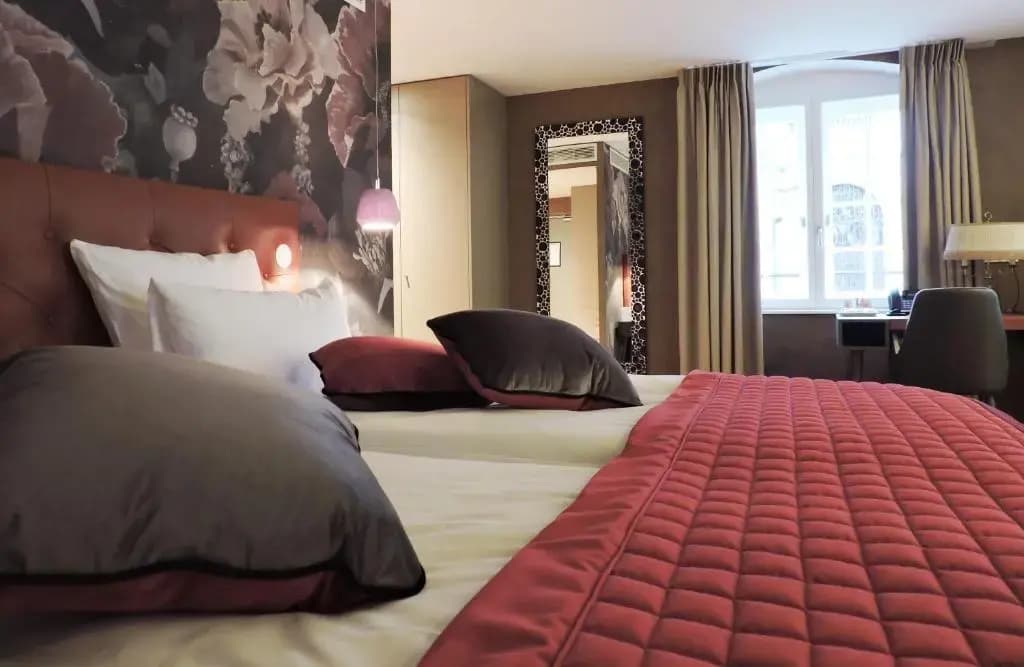Hôtel La Couronne - Photo 2