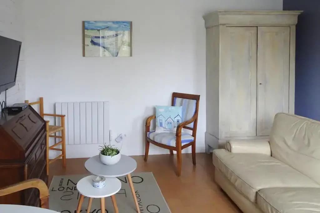 Holiday Home in Criel sur Mer With Balcony - Photo 3