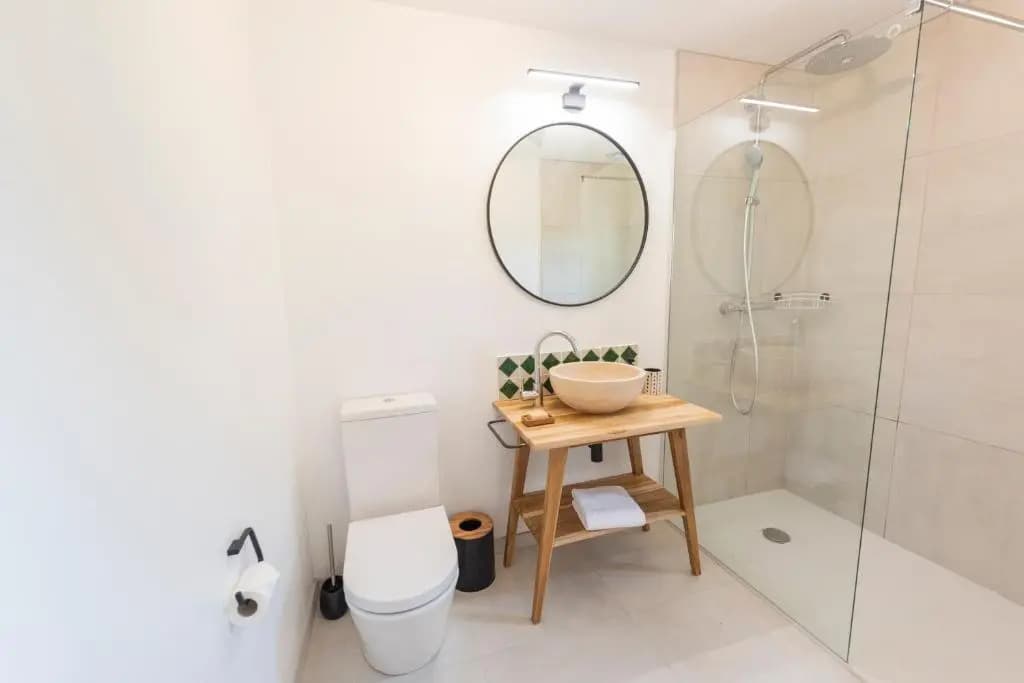 La Petite Ruche, 1 Bedroom Gite in the Luberon (Adults Only) - Miniature 7