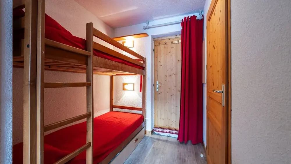Apartment in Morillon Near Ski Slopes - Photo 3