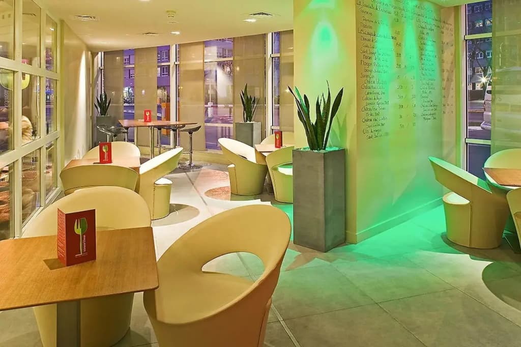 Hotel Mercure Paris La Défense - Photo 2