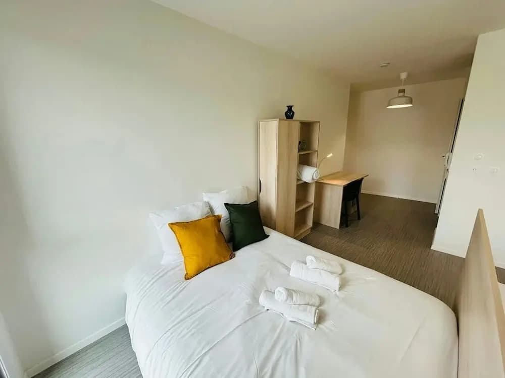 We Live In R - Suite 403 - Photo 1