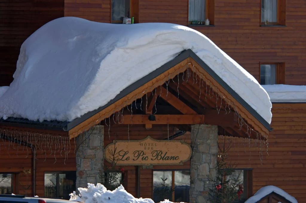 Hôtel Le Pic Blanc - Photo 1