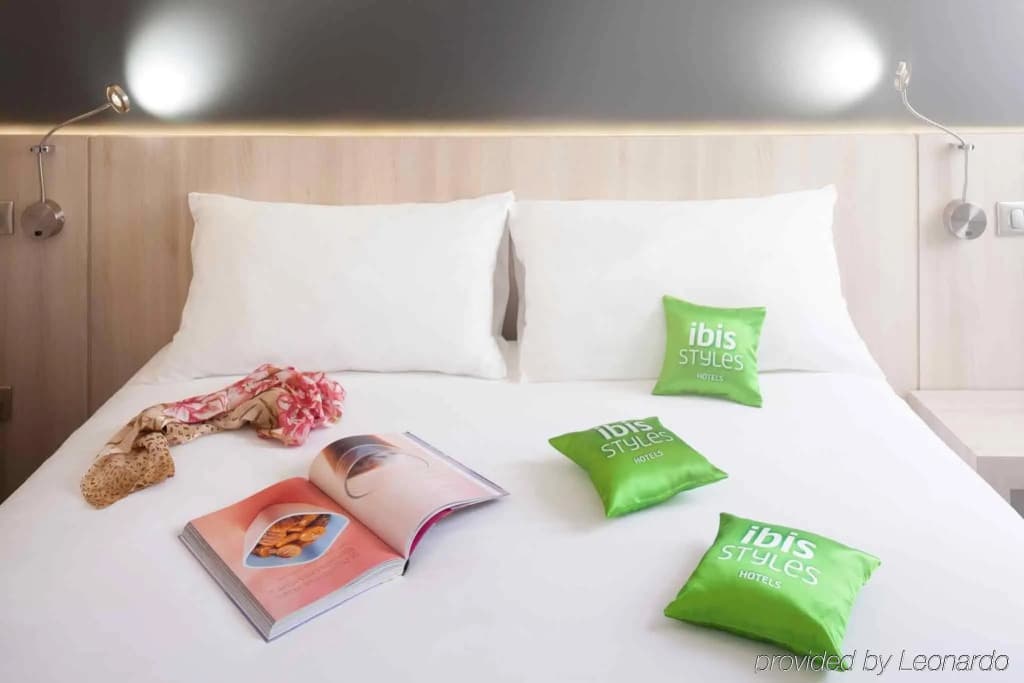 ibis Styles Reims Centre Cathédrale - Miniature 7