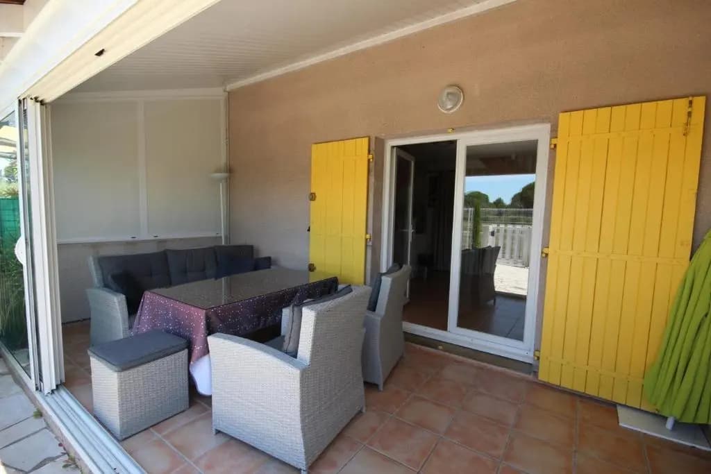 Belle villa 2 chambres terrasse vue réserve naturelle dans résidence sécurisée avec piscine commune 800m de la mer LRCS50...