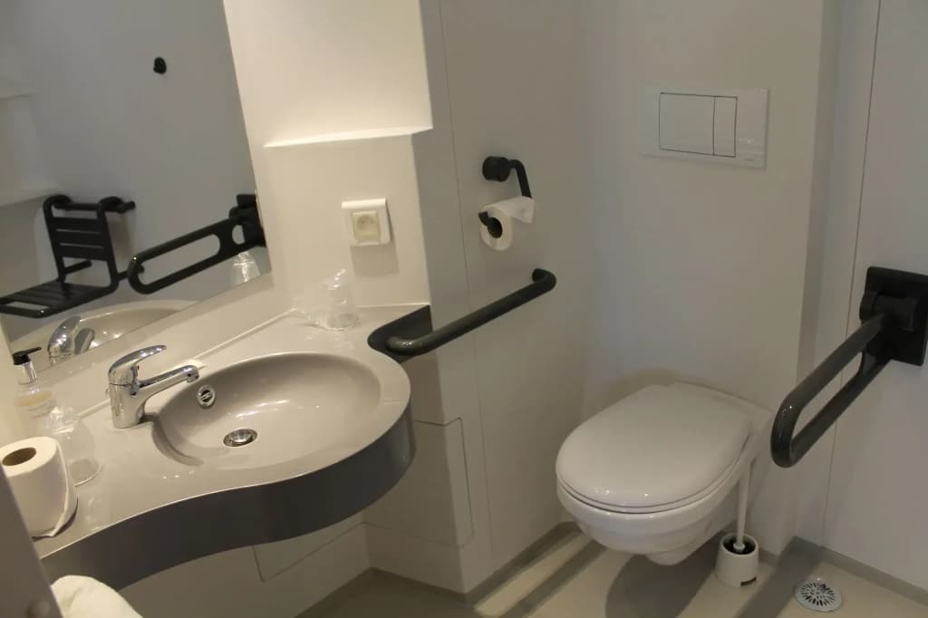 First Inn Hotel Les Ulis - Miniature 8