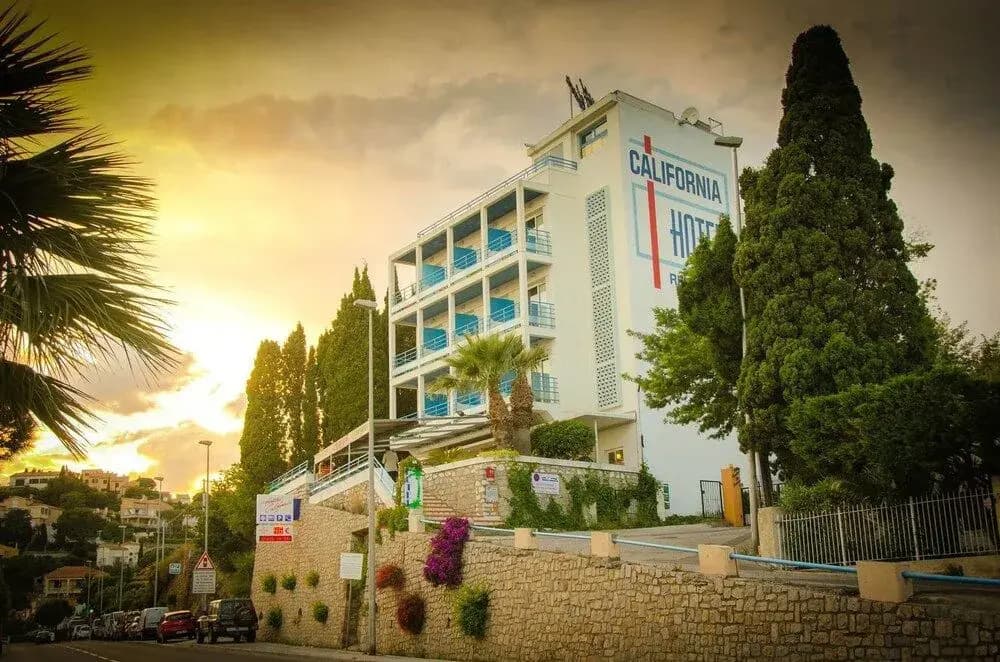 Hôtel California - Photo 1