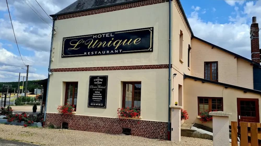 Hotel Restaurant l'Unique - Photo 1