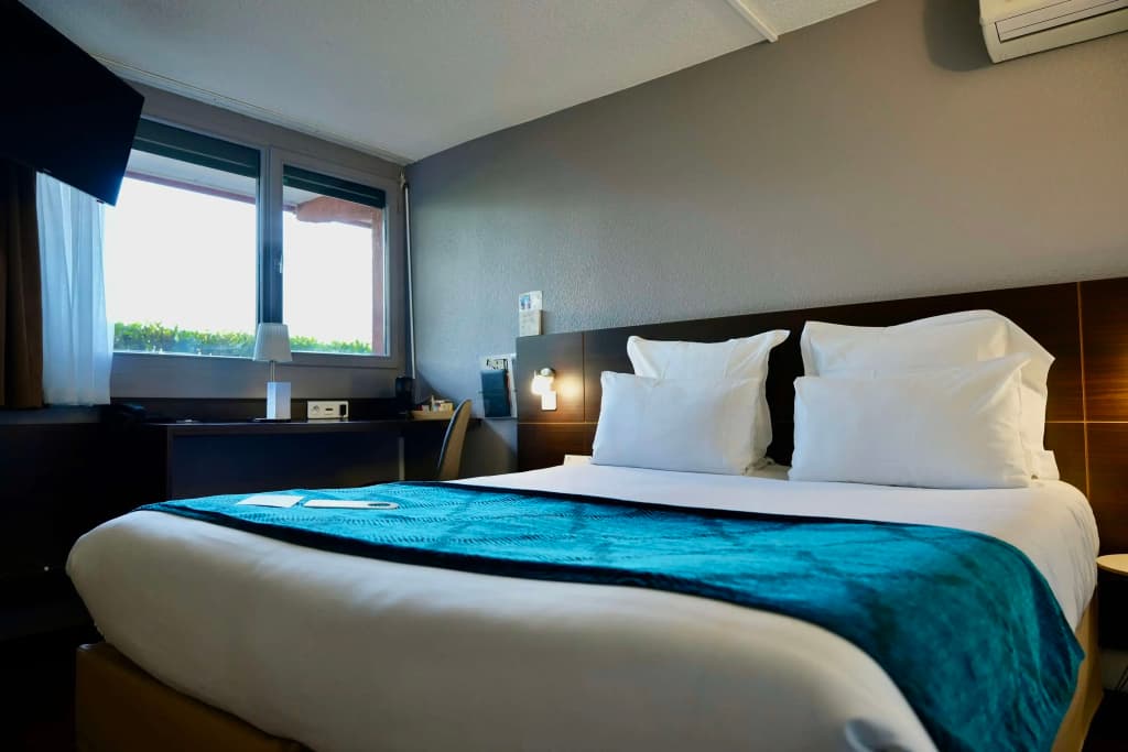 Sure Hotel by Best Western Biarritz Aeroport - Photo 3