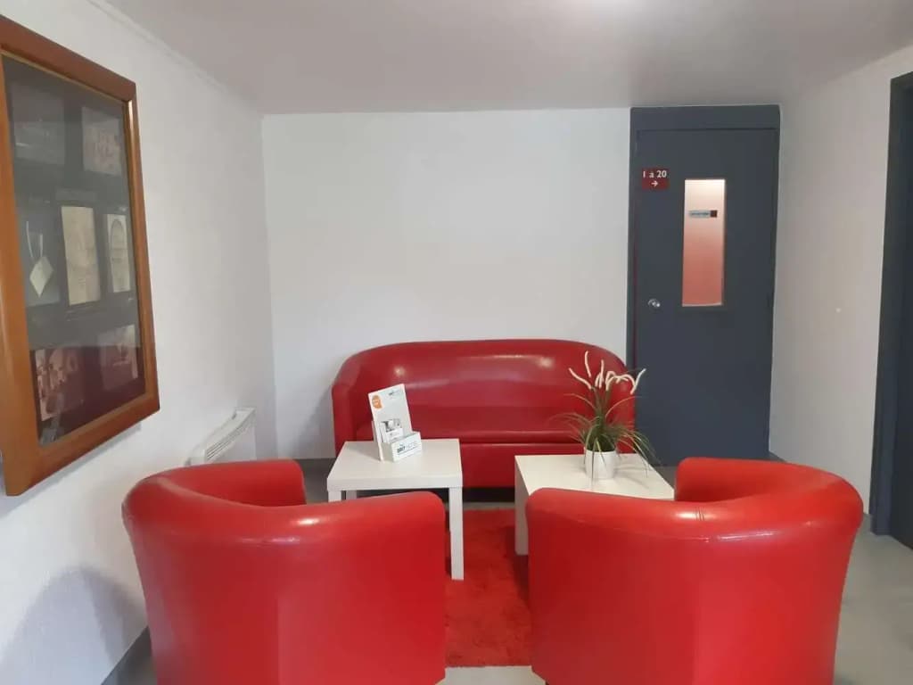 Brit Hotel Reims la Neuvillette - Photo 2