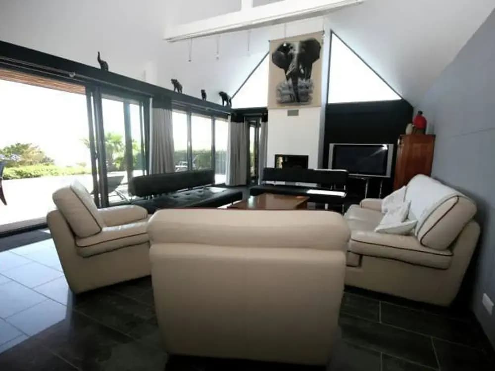 Elite Holiday Home with Private Pool in Plouhinec France - Photo 4