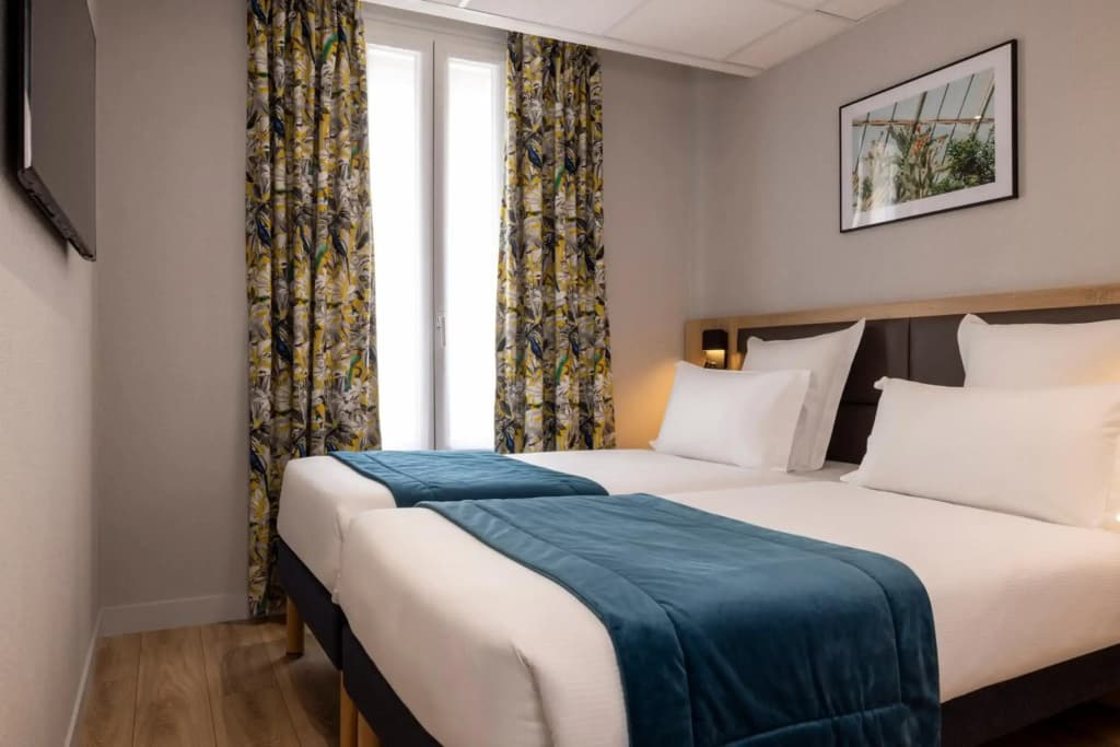 Hotel Charlemagne - Photo 4