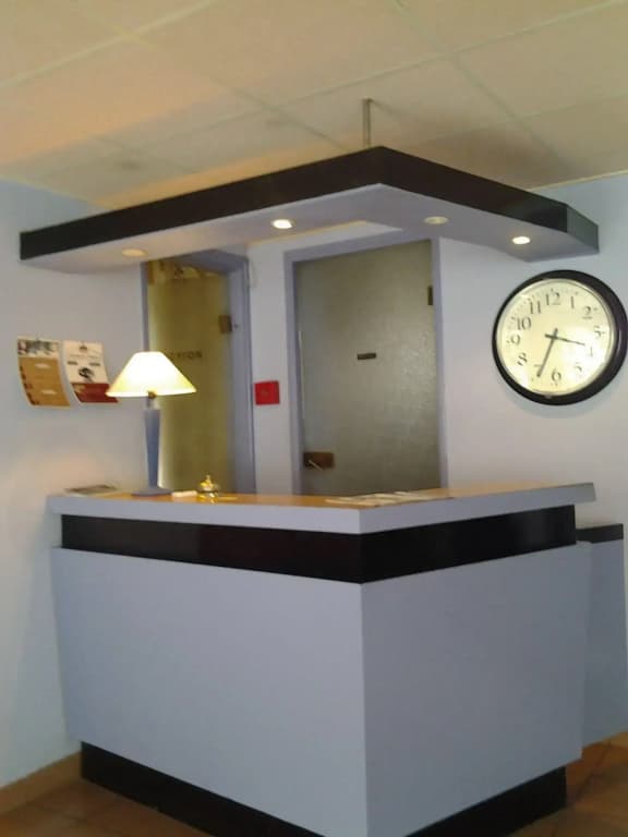 Modern'Hotel - Photo 2
