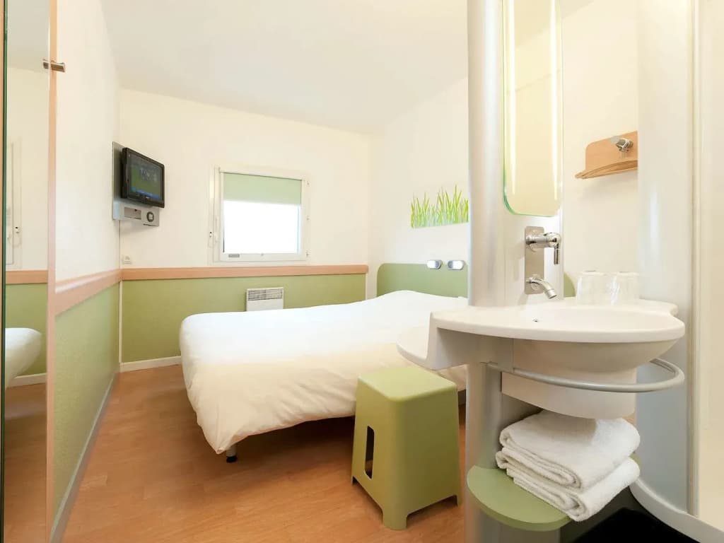ibis budget Rambouillet - Photo 2