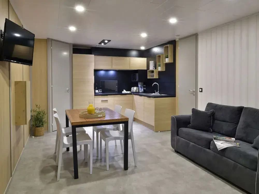 Chalet in a Holiday Complex With Direct sea Access - Photo 5