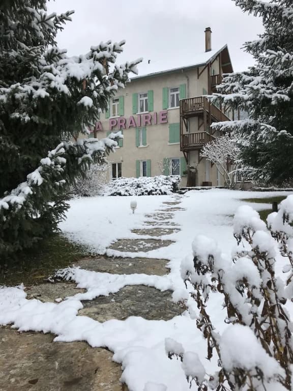 Hôtel La Prairie - Photo 1