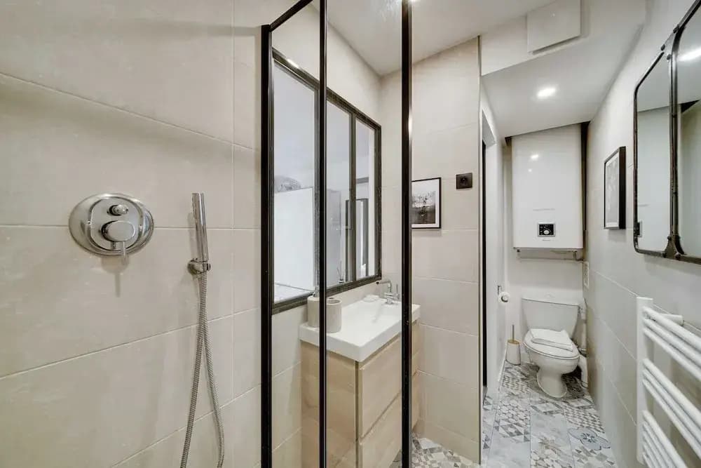 Amazing Historical Parisien Apartment Next TO Louvre Area ! - 1 - Miniature 7