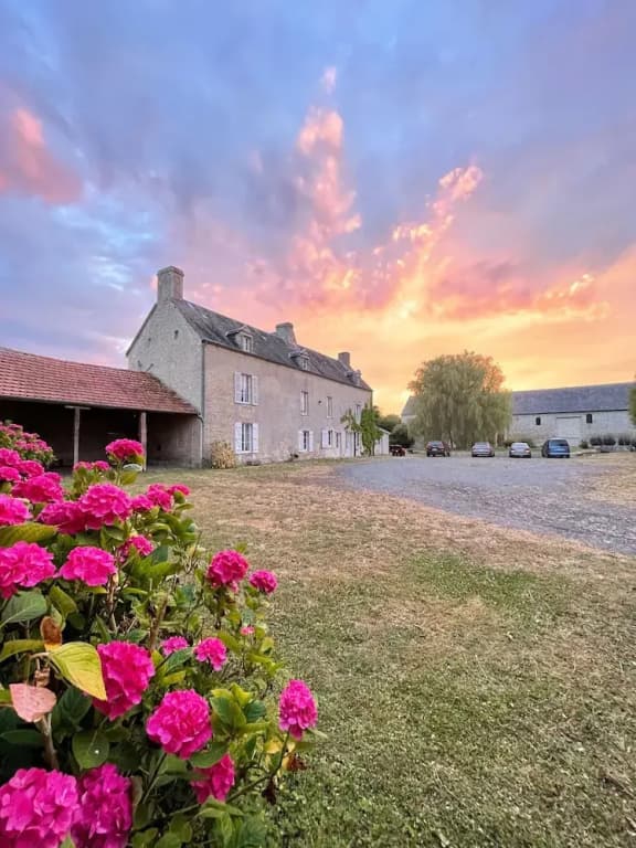 Ferme fortifiée d Enguenard - Photo 1