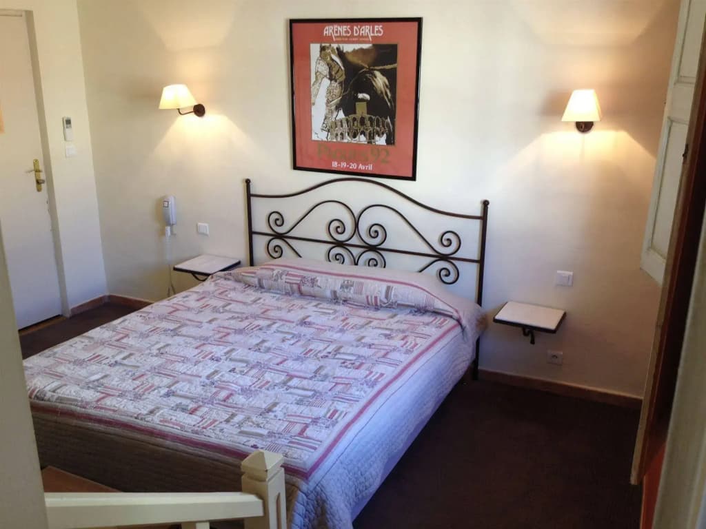 Hôtel de l'Amphithéâtre - Photo 2