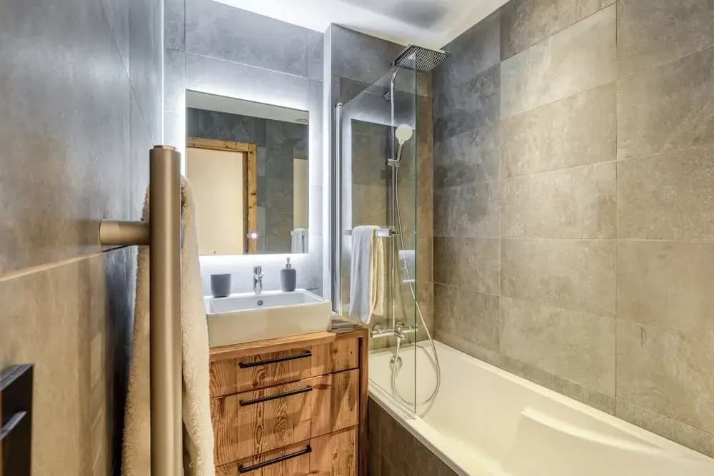 Warm Apartment Nestled in the Heart of Megeve - Miniature 8