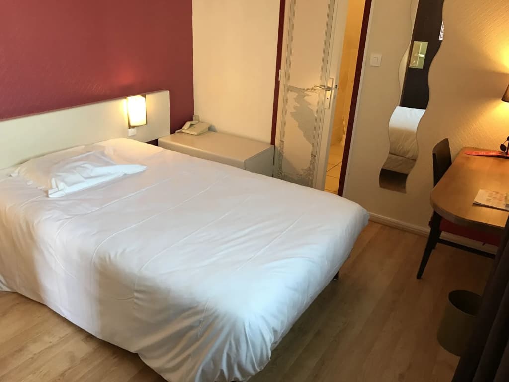 Logis Hôtel Au Chêne Vert - Photo 1