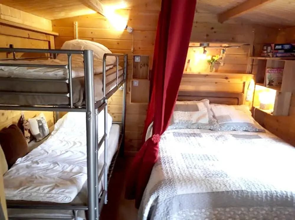 Chalet With 2 Bedrooms in Molinot, With Wonderful Mountain View, Private Pool, Enclosed Garden - Photo 1