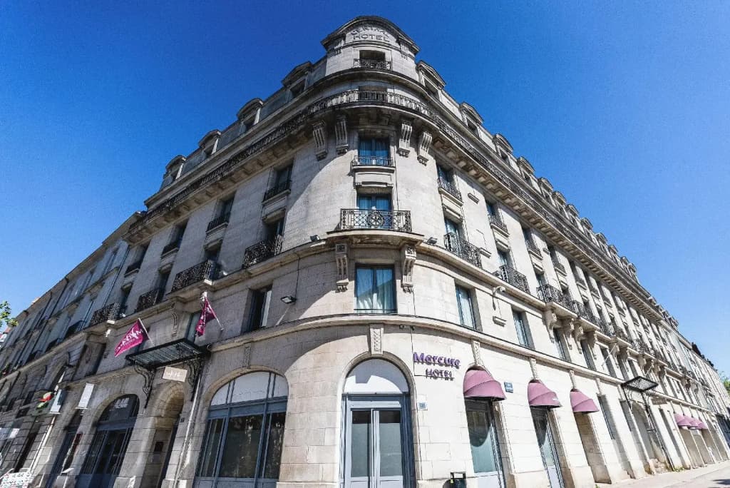 Mercure Nantes Centre Grand Hotel - Photo 1