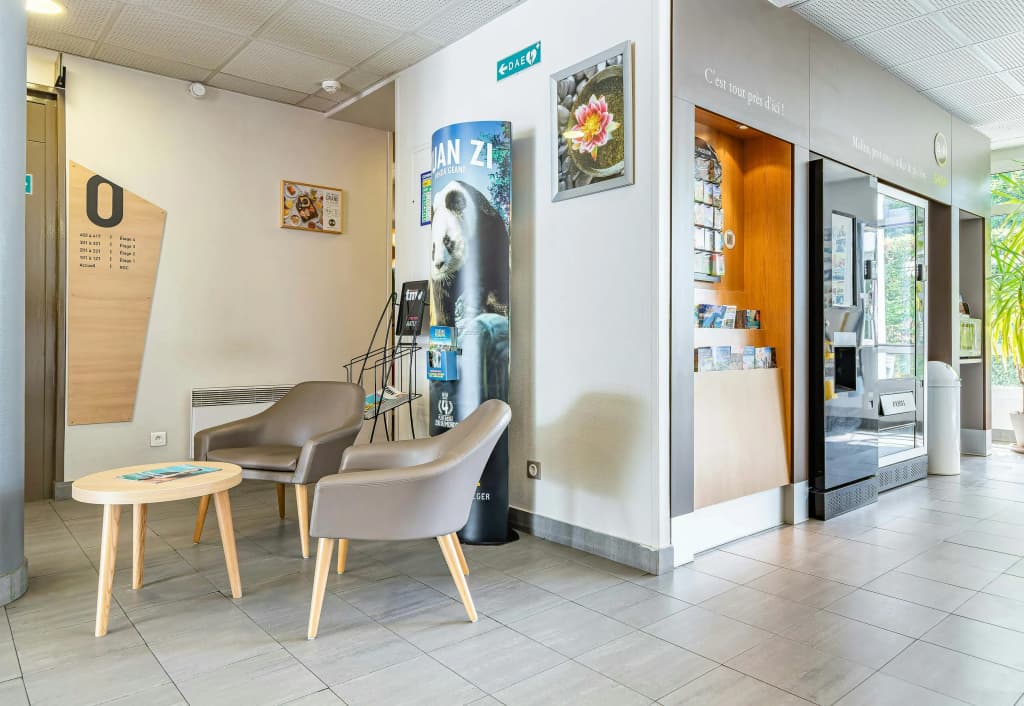 B&B HOTEL Tours Parc Expo St Avertin - Photo 2