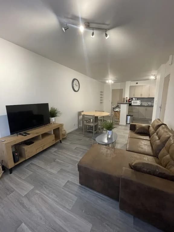 Apartment in Yvre-l'eveque Near Le Mans Circuit - Miniature 8