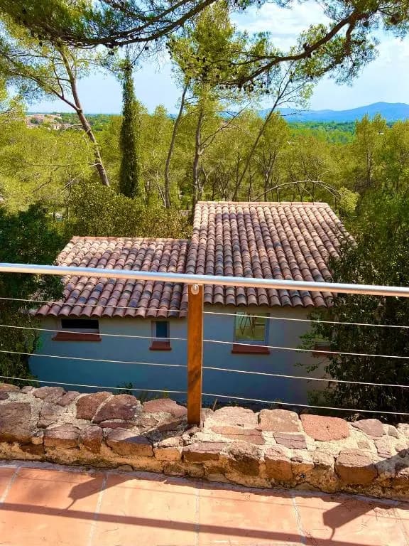 Guest House bedroom Riviera - Private Entrance - Miniature 8