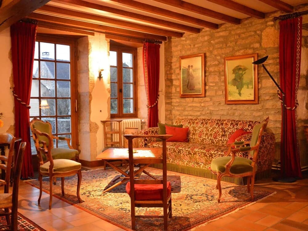 Modern Holiday Home in Vault-de-Lugny with Meadow View - Photo 3