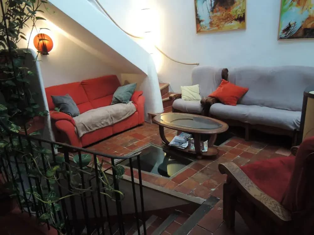 La Maison Bleue B&B - Miniature 8