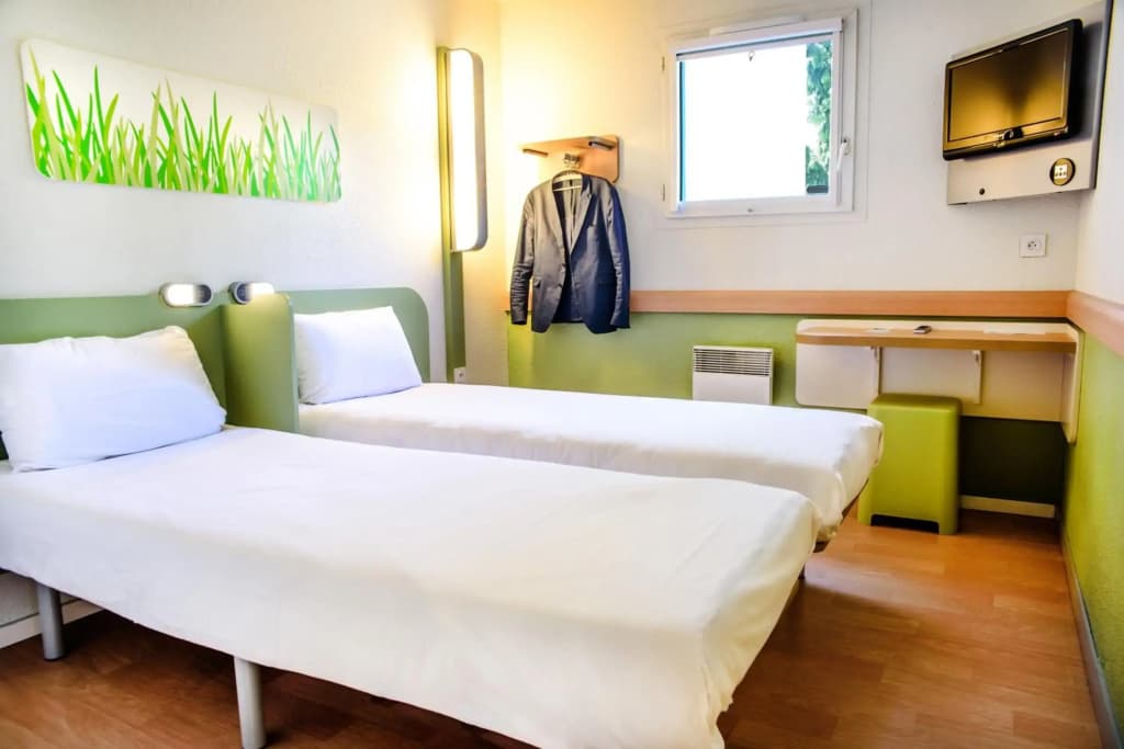 ibis budget Valenciennes Petite Forêt - Photo 3